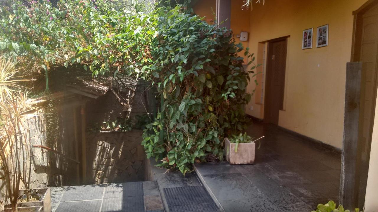 Vila Paris 2*